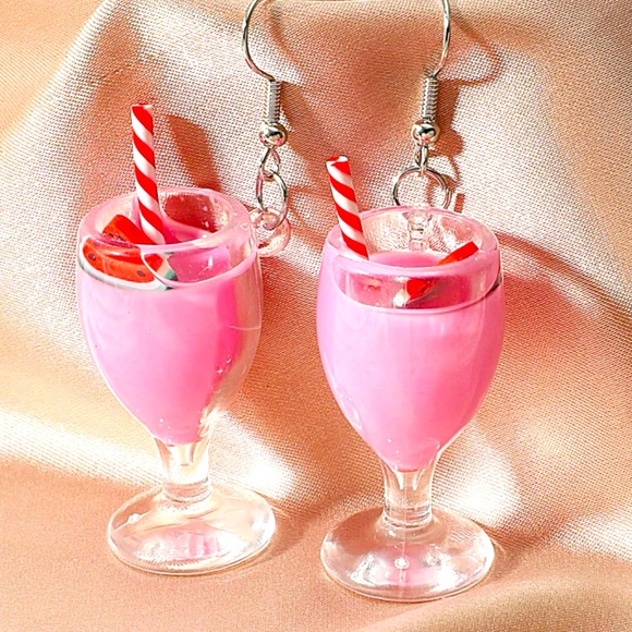 Jewelry - Adorable Pink Drink Design Earrings